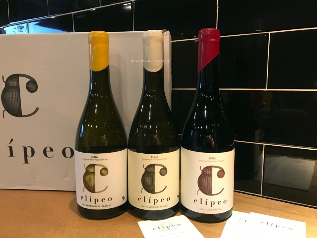 (De izquierda a derecha) Tempranillo Blanco 2016, Maturana Blanca 2016 y Garnacha Centenaria 2015. Copyrught: devinosconalicia.com