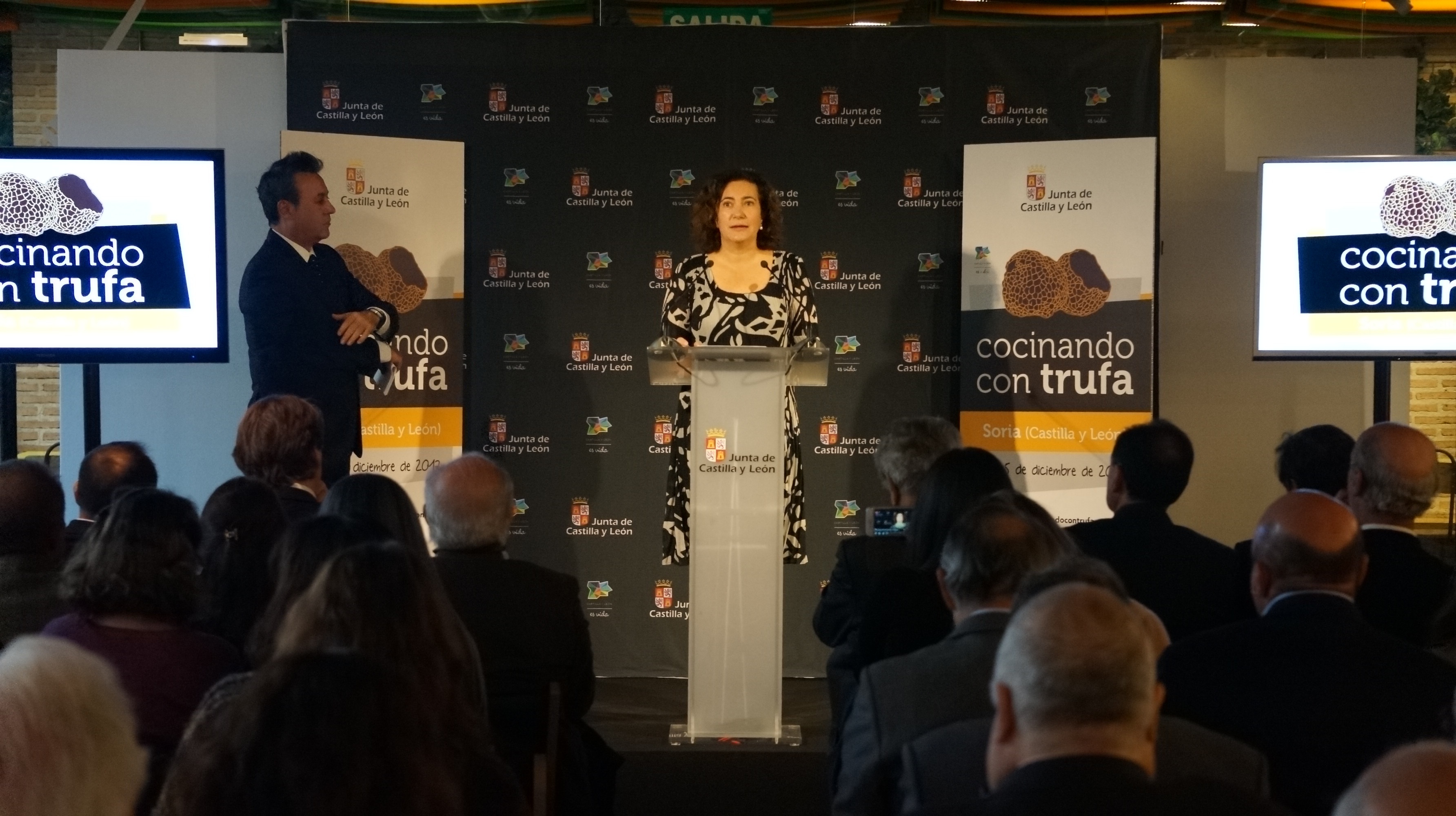 José Ribagorda y Mª Josefa García Cirac durante la presentación en Madrid del I Concurso Internacional "Cocinando con trufa". Copyright: PCYC