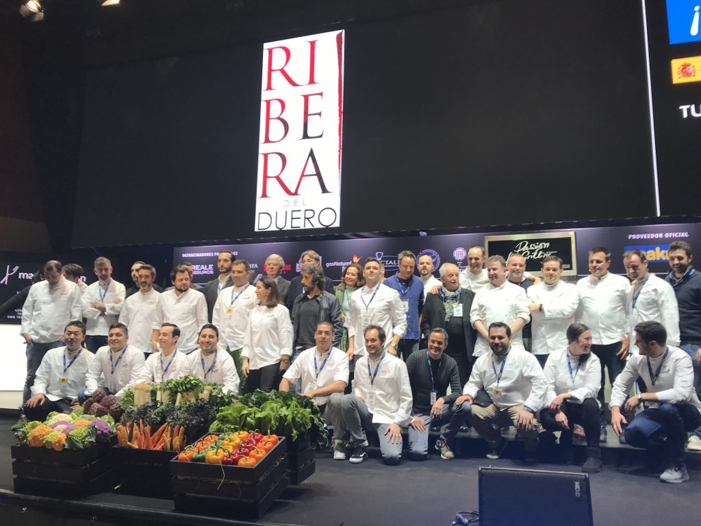 Fotografía de familia en la inauguración oficial Reale Madrid Fusión 2018. Copyright: www.devinosconalicia.com