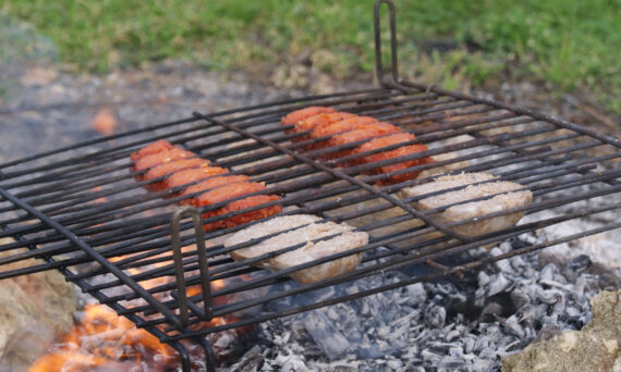 Asado sobre brasa de sobrassada menorquina y pan